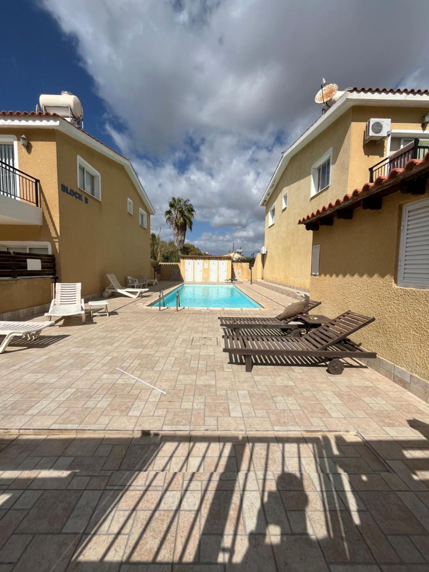 Apartment In Residential Complex With Pool Klorakas المظهر الخارجي الصورة